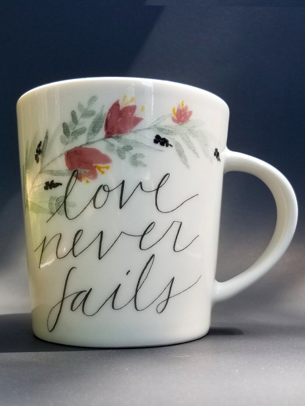 Pfaltzgraff Everyday Sentiment Mug White Pink Floral Love Never Fails Coffee Mug